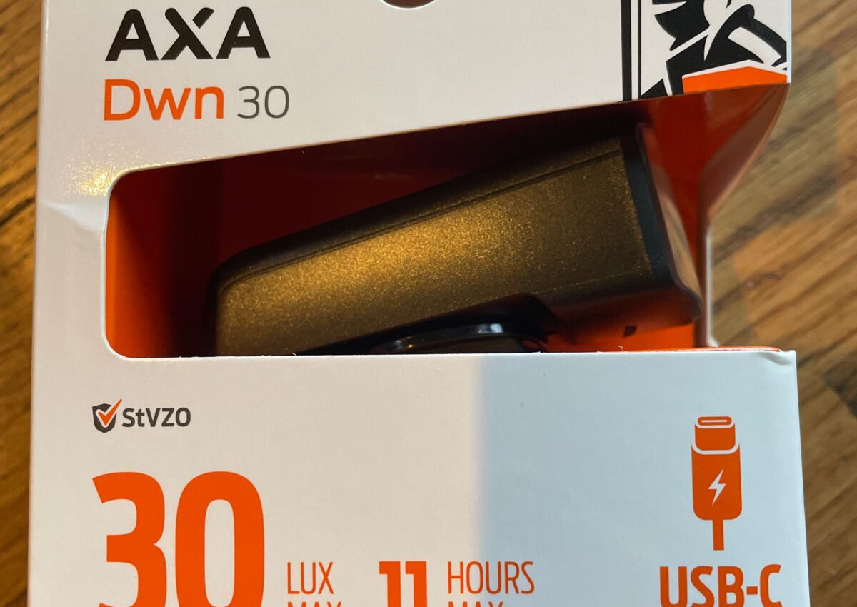 AXA Dwn 30 Akku Scheinwerfer